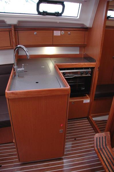 Book yachts online - sailboat - Bavaria Cruiser 33 - Kleeia - rent