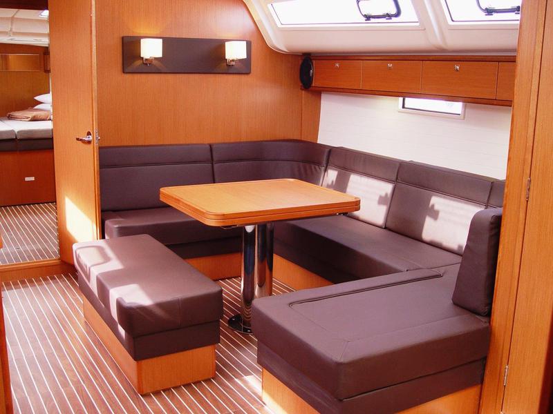 Book yachts online - sailboat - Bavaria Cruiser 51 - Astra - rent