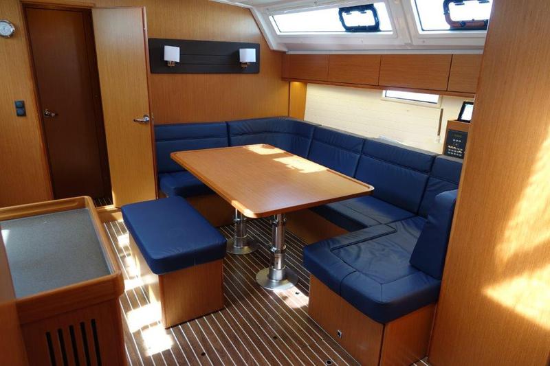 Book yachts online - sailboat - Bavaria Cruiser 46 - Dione - rent