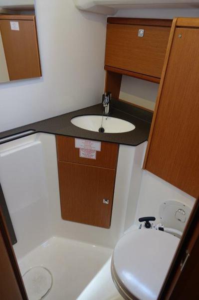 Book yachts online - sailboat - Bavaria Cruiser 46 - Dione - rent