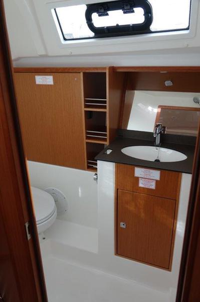 Book yachts online - sailboat - Bavaria Cruiser 41 - Oberon - rent