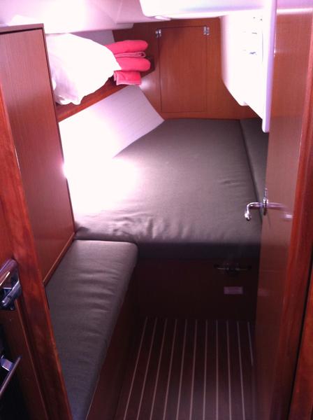 Book yachts online - sailboat - Bavaria Cruiser 32 - Izar - rent