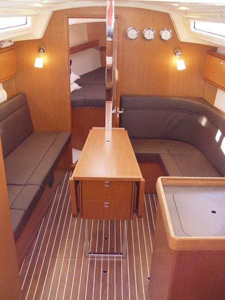 Book yachts online - sailboat - Bavaria Cruiser 34 - Merak - rent