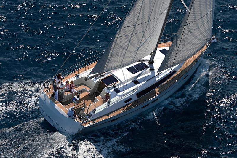 Book yachts online - sailboat - Bavaria Cruiser 46 - Fenice - rent