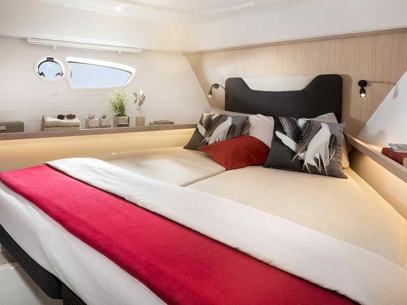 Book yachts online - motorboat - Bavaria E40 Fly - Aquatic Vita - rent