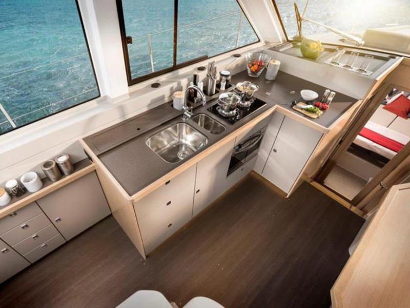 Book yachts online - motorboat - Bavaria E40 Fly - Aquatic Vita - rent