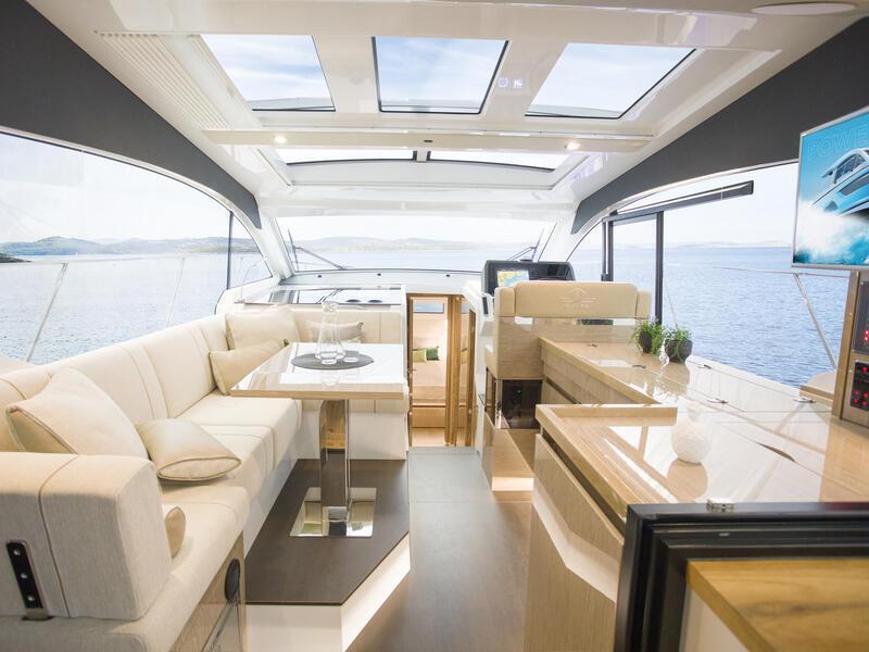 Book yachts online - motorboat - Sealine C390 - ECSTASEA  - rent