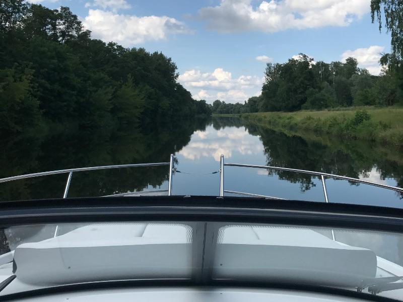 Book yachts online - motorboat - Bavaria S29 OPEN - Spirit of St. Tropez - rent