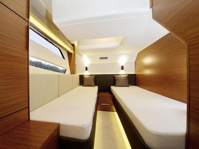 Book yachts online - motorboat - Bavaria Sport S45 HT - VAROLA - rent