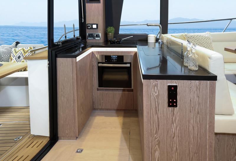 Book yachts online - motorboat - Sealine F430 - BLUE LAGOON - rent