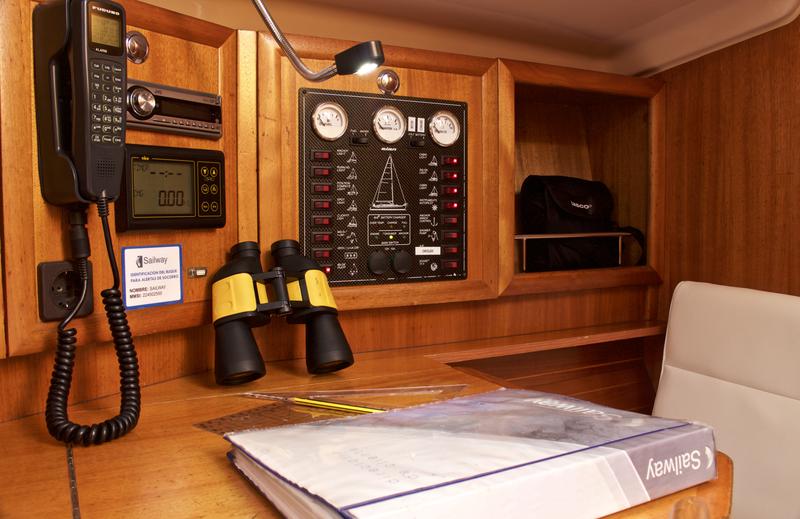 Book yachts online - sailboat - Elan Performance 37 - Sailway Uno - rent