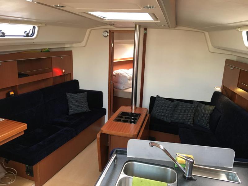 Book yachts online - sailboat - Hanse 385 - Milda - rent