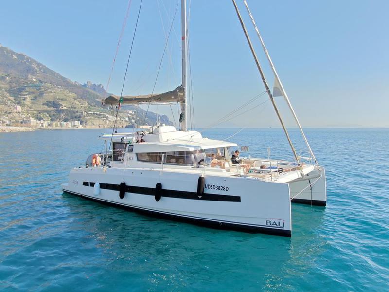 Book yachts online - catamaran - Bali 4.3  Shadow Line - Shadow Line - rent