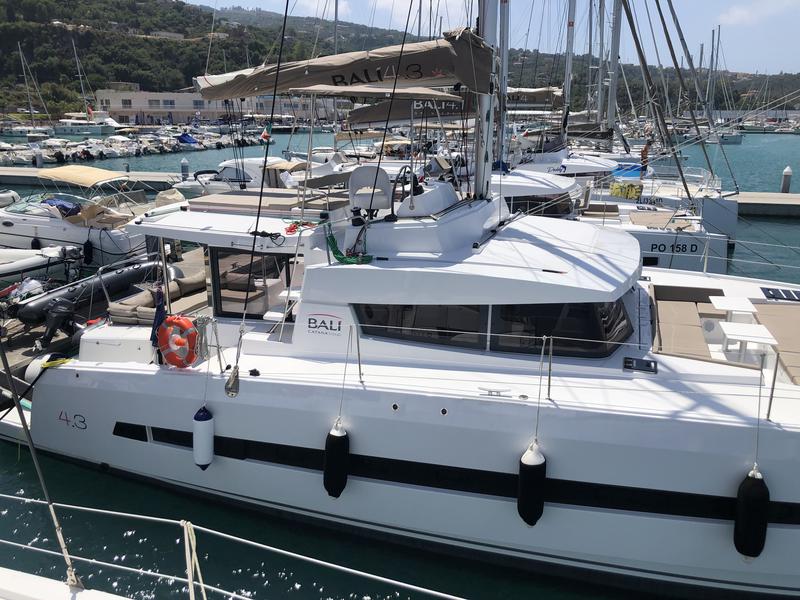 Book yachts online - catamaran - Bali 4.3 AQUA - AQUA - rent