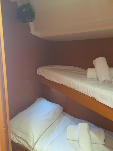 Book yachts online - sailboat - Sun Odyssey 439 - Mira - rent