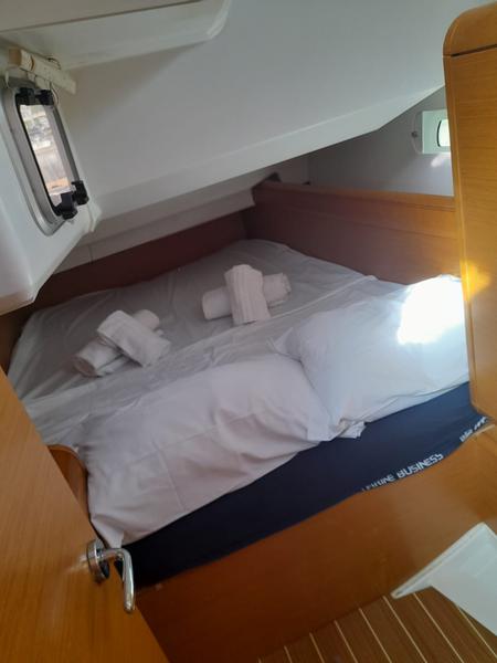 Book yachts online - sailboat - Sun Odyssey 439 - Mira - rent