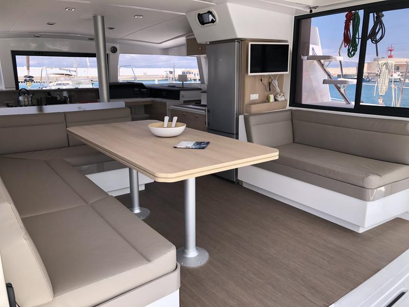 Book yachts online - catamaran - Bali 4.1 Cap - Alchimia - rent