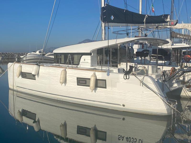 Book yachts online - catamaran - Lagoon 40 - Regolo - rent