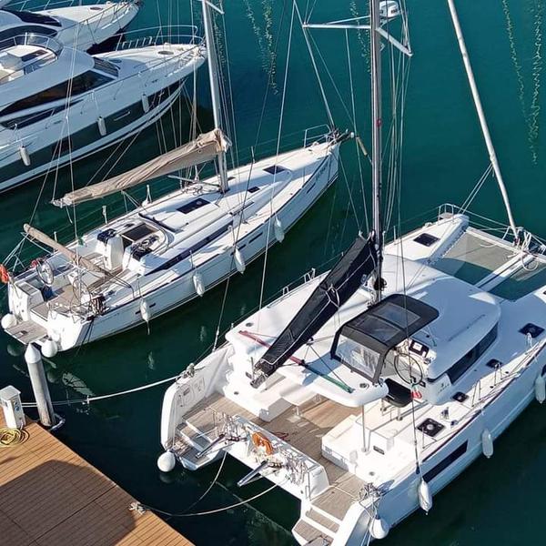 Book yachts online - catamaran - Lagoon 40 - Regolo - rent