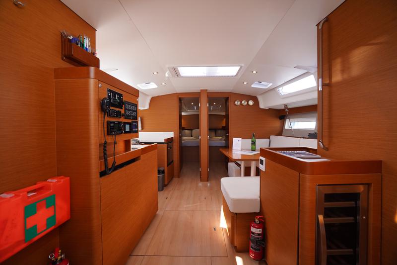 Book yachts online - sailboat - Sun Odyssey 490 - Red Marlin - rent