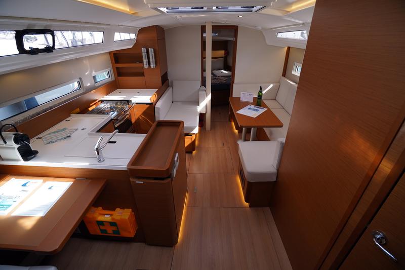 Book yachts online - sailboat - Sun Odyssey 410 - Free Me - rent