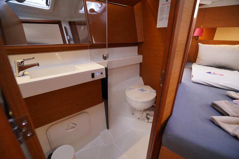 Book yachts online - sailboat - Sun Odyssey 410 - Free Me - rent