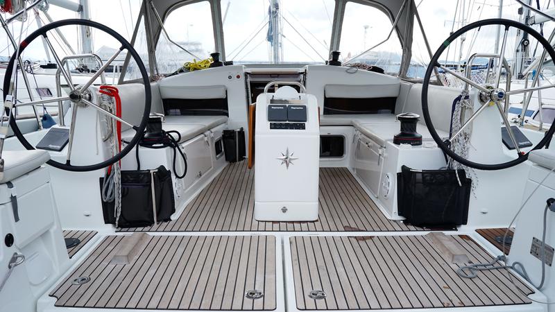 Book yachts online - sailboat - Sun Odyssey 440 - 3 Cabins - White Marlin - rent