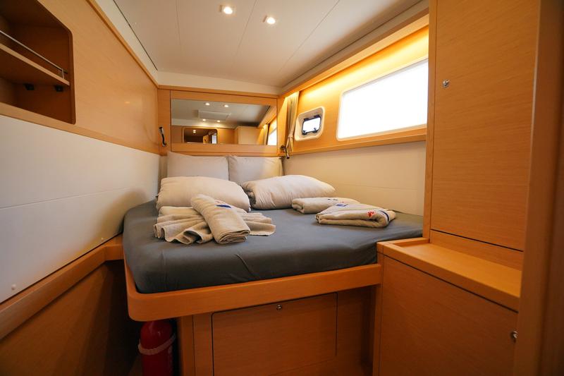 Book yachts online - catamaran - Lagoon 450F - Big Dream - rent