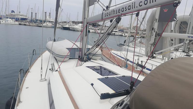 Book yachts online - sailboat - Sun Odyssey 439 - Captain Ginos - rent