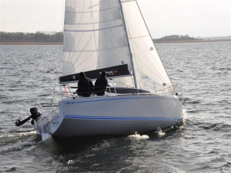 Book yachts online - sailboat - Maxus evo 24 Standard - KOMEDIA - rent