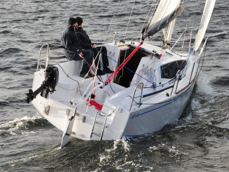 Book yachts online - sailboat - Maxus evo 24 Standard - KOMEDIA - rent