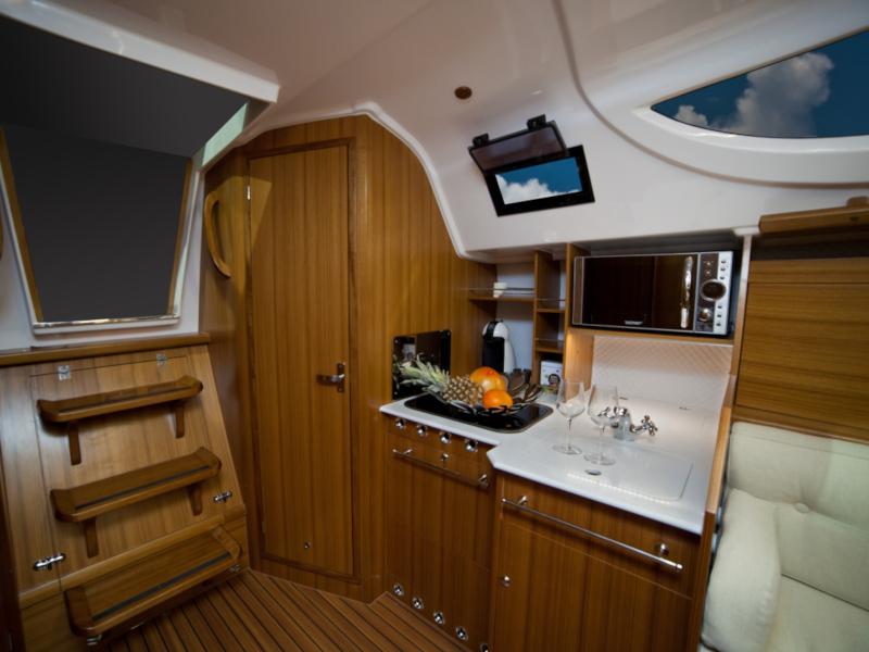 Book yachts online - sailboat - Maxus 33.1 RS Prestige - FORGET-ME-NOT - rent