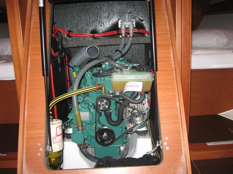 Book yachts online - sailboat - Dufour 382 GL - Delta - rent