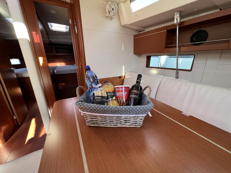 Book yachts online - sailboat - Oceanis 46.1 - Ostria - rent