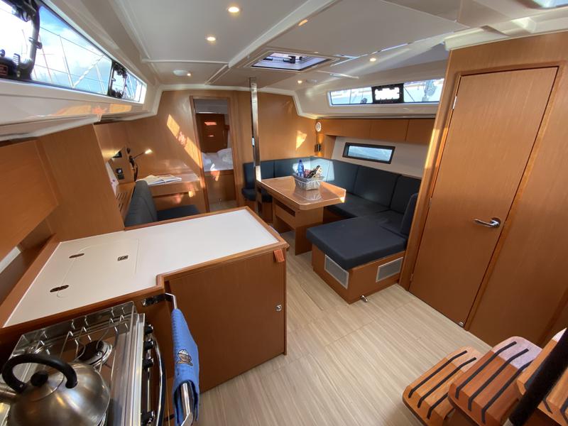 Book yachts online - sailboat - Bavaria C42 - Aeolus - rent