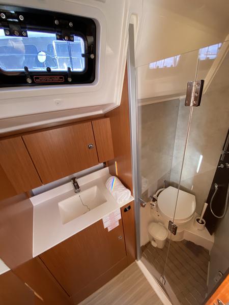 Book yachts online - sailboat - Bavaria C42 - Aeolus - rent