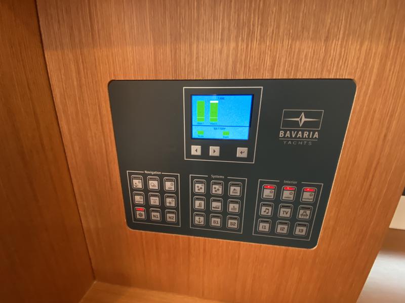 Book yachts online - sailboat - Bavaria C42 - Aeolus - rent