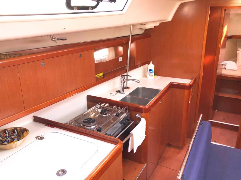 Book yachts online - sailboat - Oceanis 43 - Whisper - rent