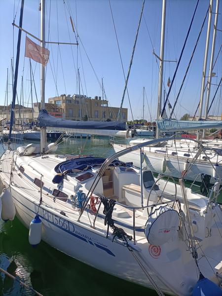 Book yachts online - sailboat - Bavaria 37 - Eagle Ray - rent