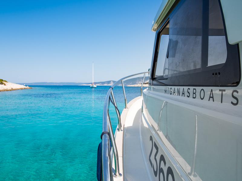 Book yachts online - motorboat - Leidi 660 - H3 - rent