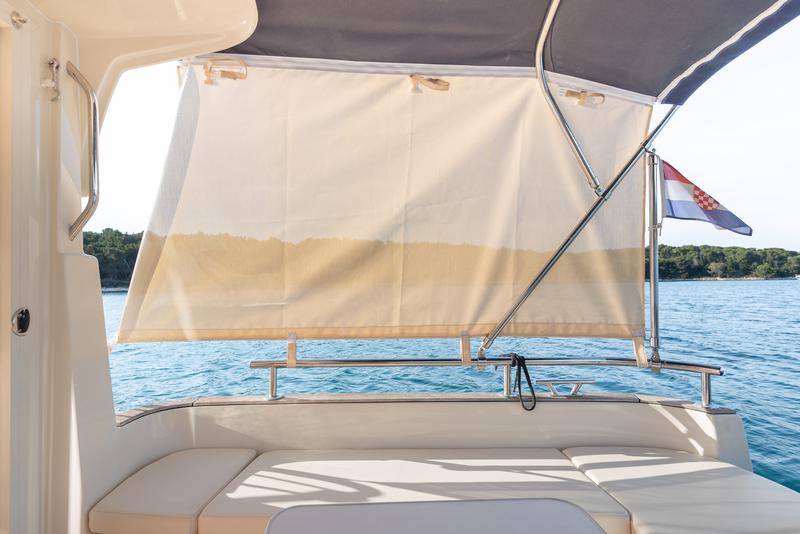 Book yachts online - motorboat - Leidi 660 - H4 - rent