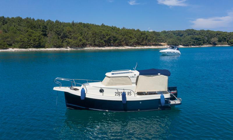 Book yachts online - motorboat - Leidi 660 - H4 - rent
