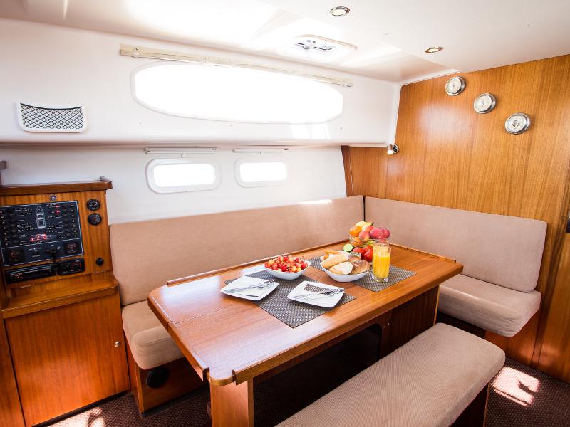 Book yachts online - motorboat - Nautika 1000 VIP - Nautika 1000 VIP - rent