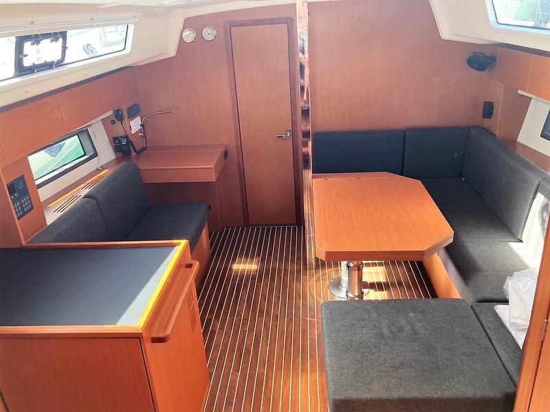 Book yachts online - sailboat - Bavaria C42 - Josef - rent