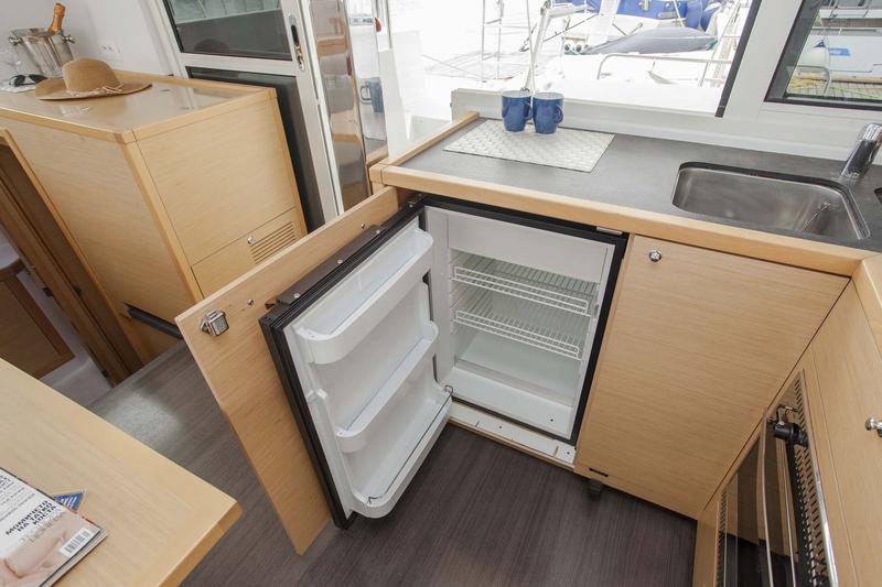 Book yachts online - catamaran - Lagoon 39 - U2 - rent