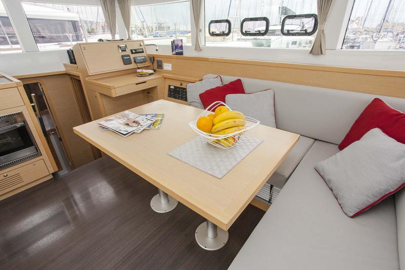 Book yachts online - catamaran - Lagoon 39 - U2 - rent