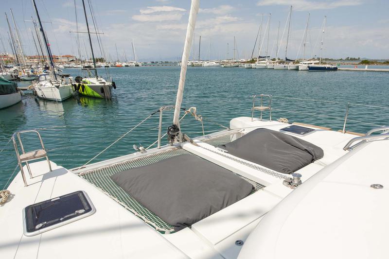 Book yachts online - catamaran - Lagoon 39 - U2 - rent