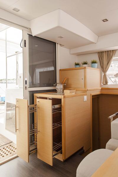 Book yachts online - catamaran - Lagoon 400 S2 - Tangerine Dream - rent
