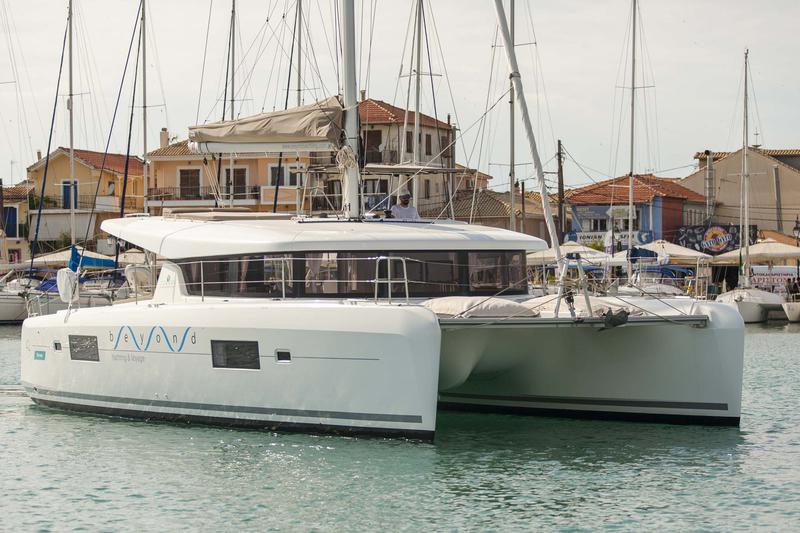 Book yachts online - catamaran - Lagoon 42 - Nirvana - rent
