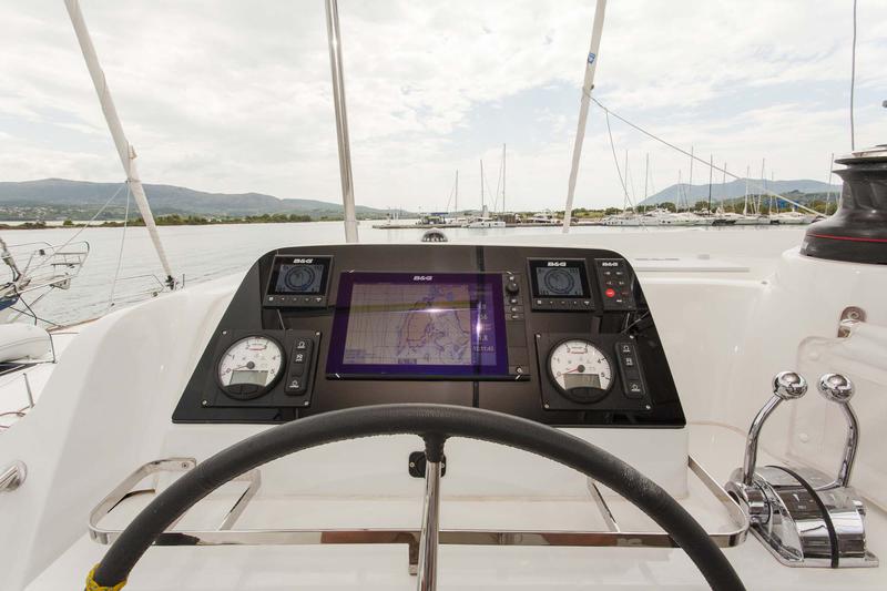 Book yachts online - catamaran - Lagoon 42 - Nirvana - rent
